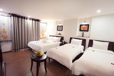 Chambre Quadruple Premium — Hanoi Luxury Central Hotel - Old Quarter